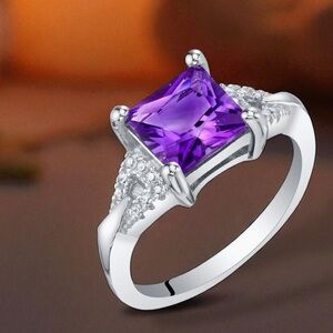 925 Silver 1.5 carat Purple Amethyst Gemstone Ring